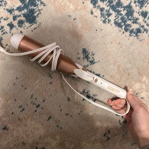 Conair curling iron, perfect conditionion